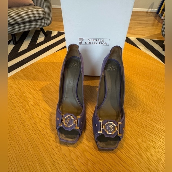 VERSACE Vintage Purple Leather and Suede Medusa Square Toe Heels Size 40 VGUC - Picture 7 of 15